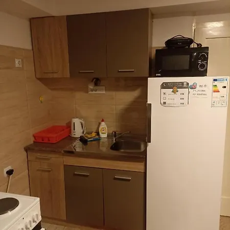 Lela Apartman *